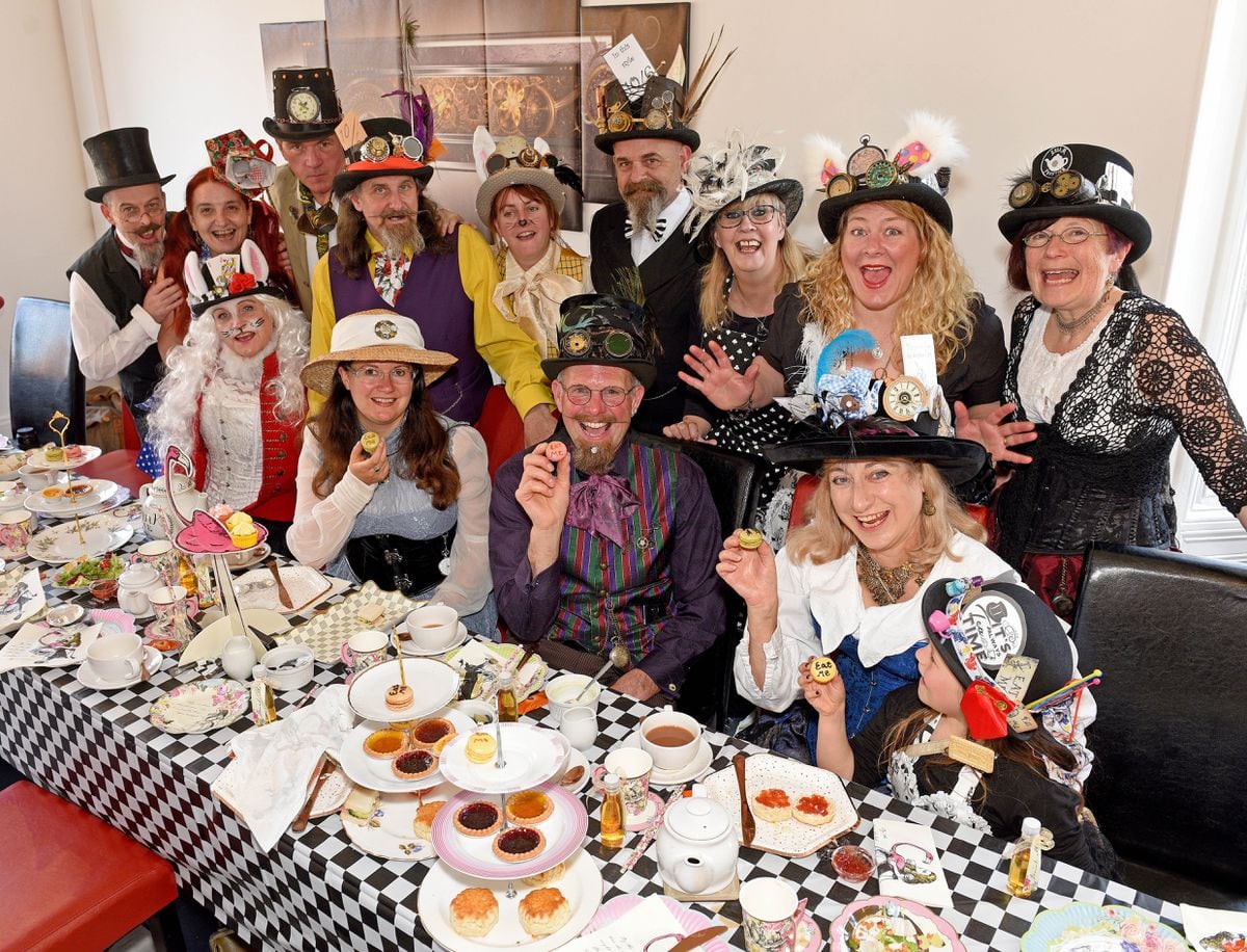 Mad Hatters Steampunk Lovers Head To Cannock For Alice In Wonderland
