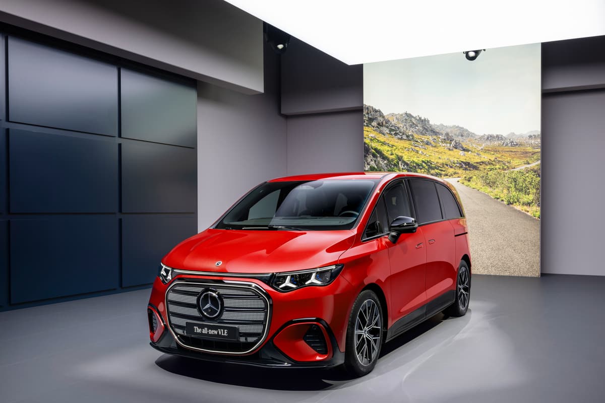 Mersedis Mini Mercedes reveals VLE luxury electric minivan