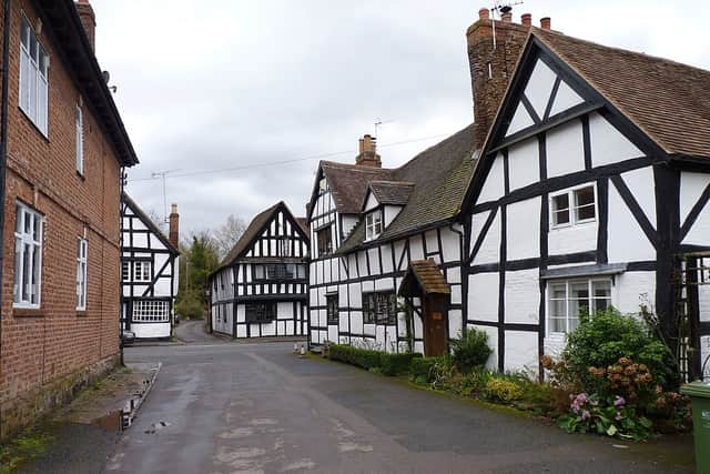 Ombersley. Photo: Jeff Gogarty, Creative Commons Attribution-Share Alike 2.0