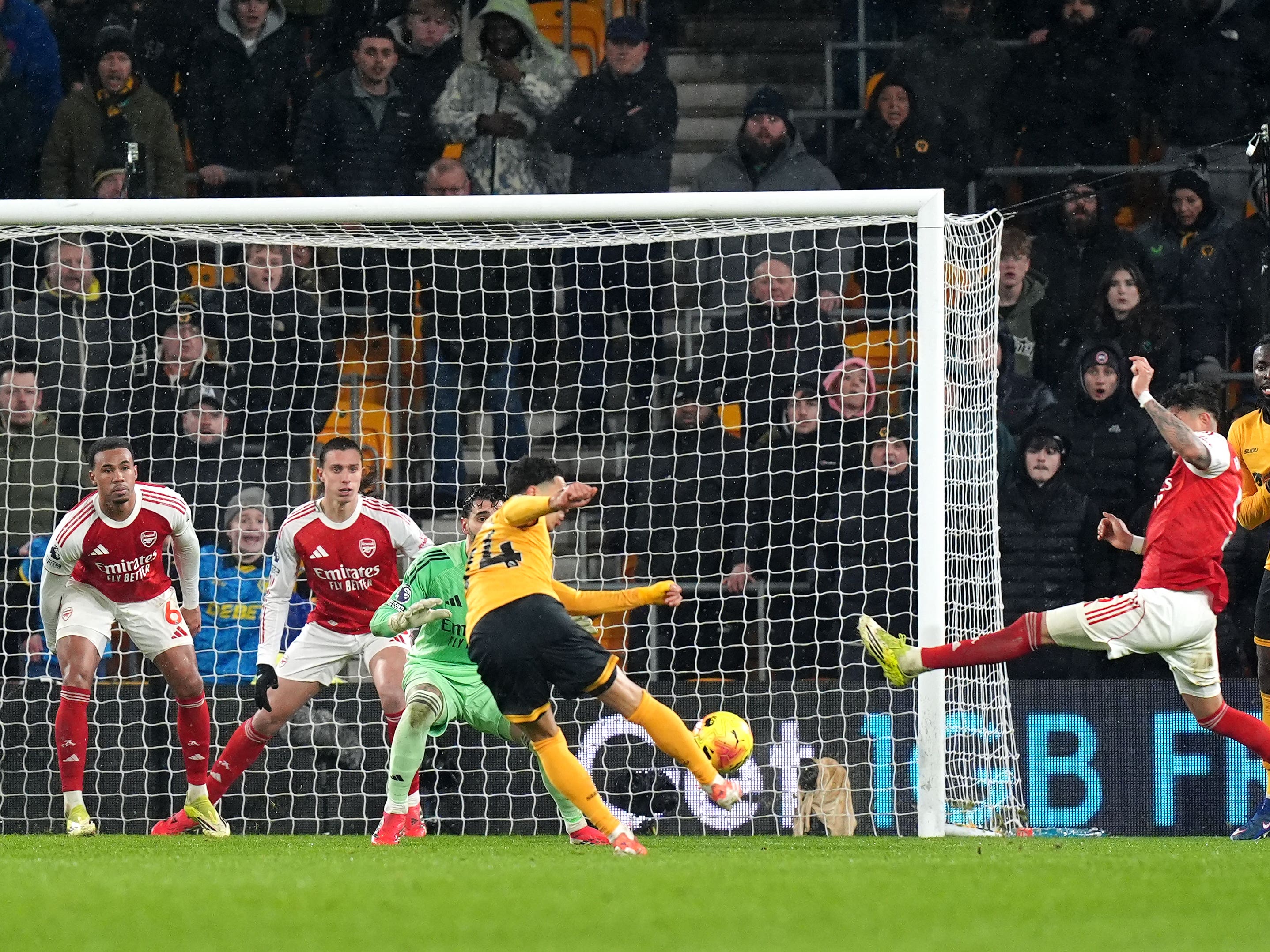 Stoppage-time Tom Edozie strike hands Wolves dramatic draw with Arsenal