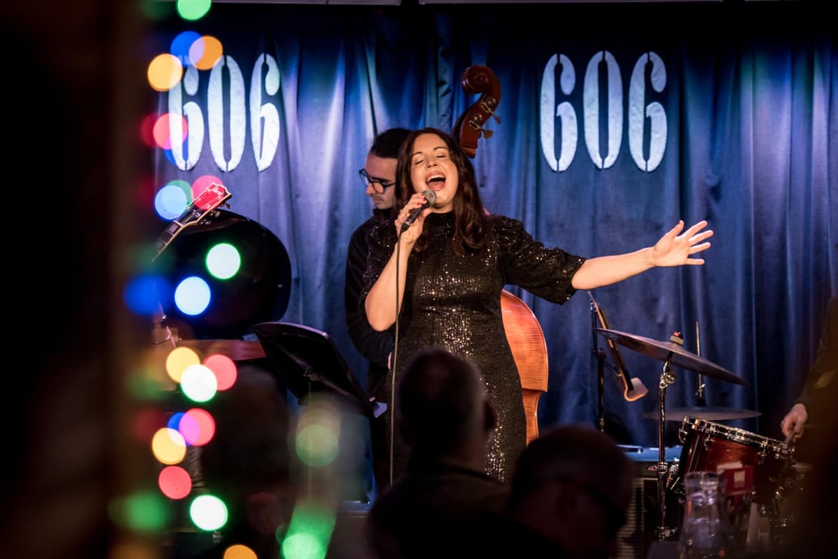 Topaz Singer Live and Local tour brings jazz singer-songwriter to Staffordshire