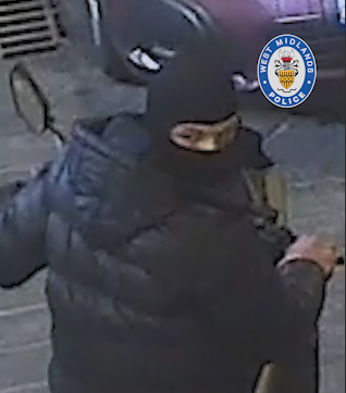 Moment police officer tackles suspected motorbike thief in Birmingham