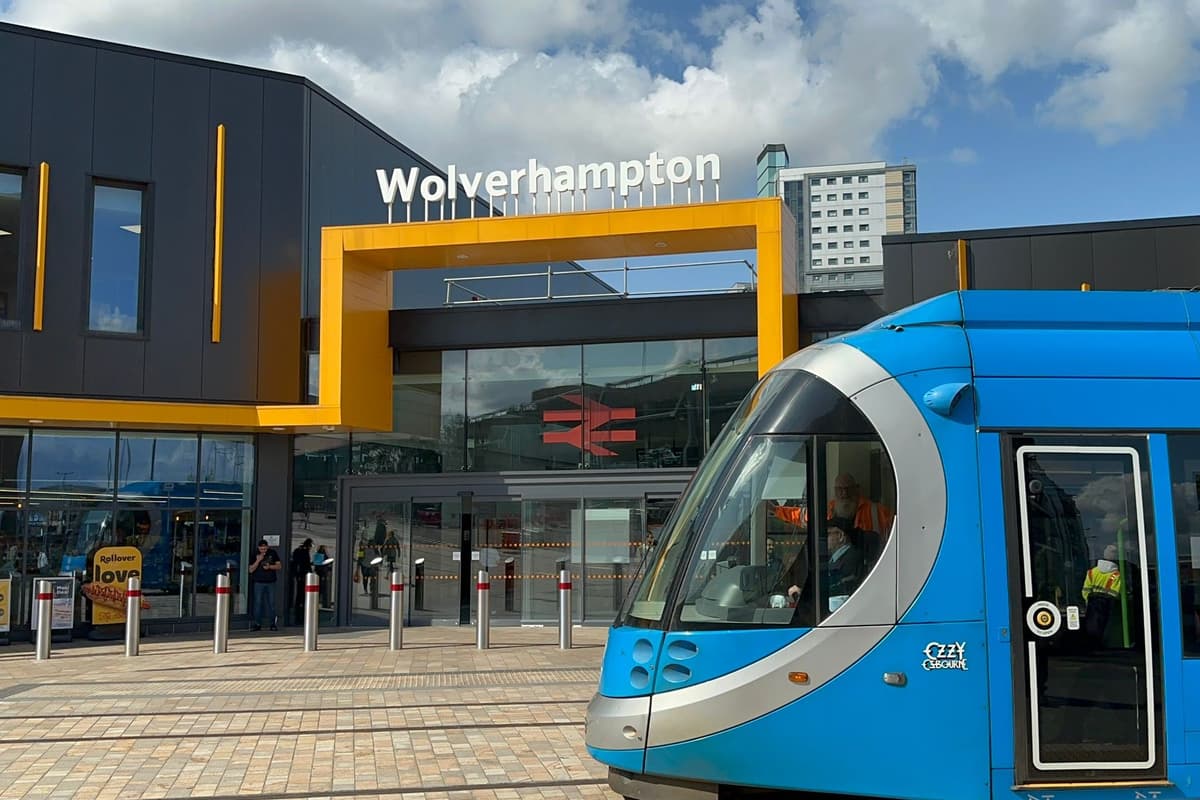 Wolverhampton Lorry West Midlands Metro delays after broken down lorry blocks Wolverhampton ...