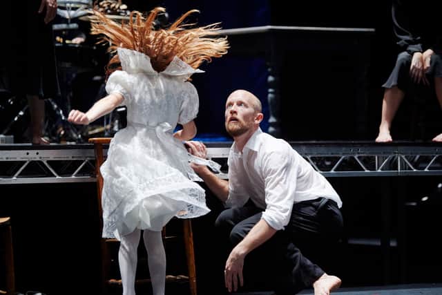 Modern dance show MÁM is coming to Birmingham Hippodrome