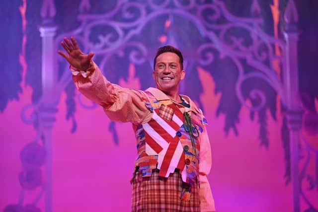 Tam Ryan making audiences laugh out loud as Mickey Fortune.