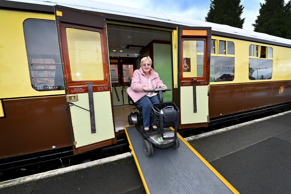 4092 Flapper Severn Valley Railway unveils restored 1920s coach as fully accessible ...
