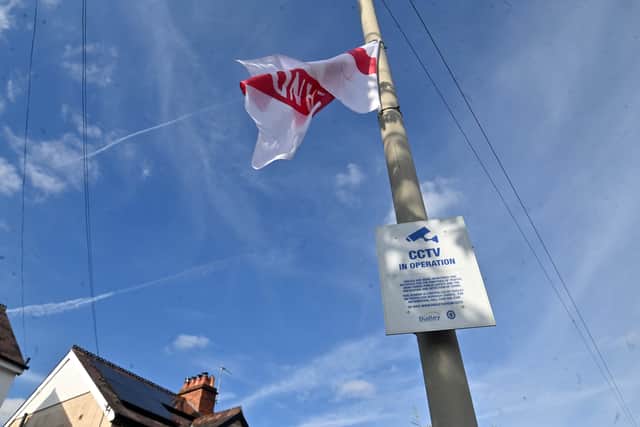 DUDLEY COPYRIGHT NATIONAL WORLD STEVE LEATH 21/08/25
Flags and an island decorated in the Stourbridge area including in Wollaston's main shopping street.