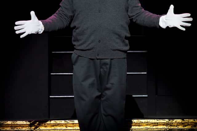Joshua Lloyd as Amos Hart