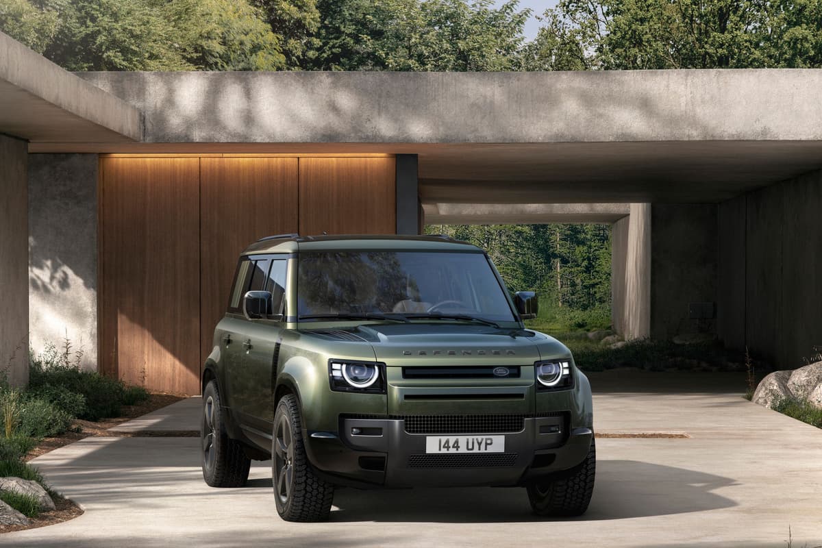 Defender Ip Design Land Rover Land Rover’s Defender upgraded with new design and technology