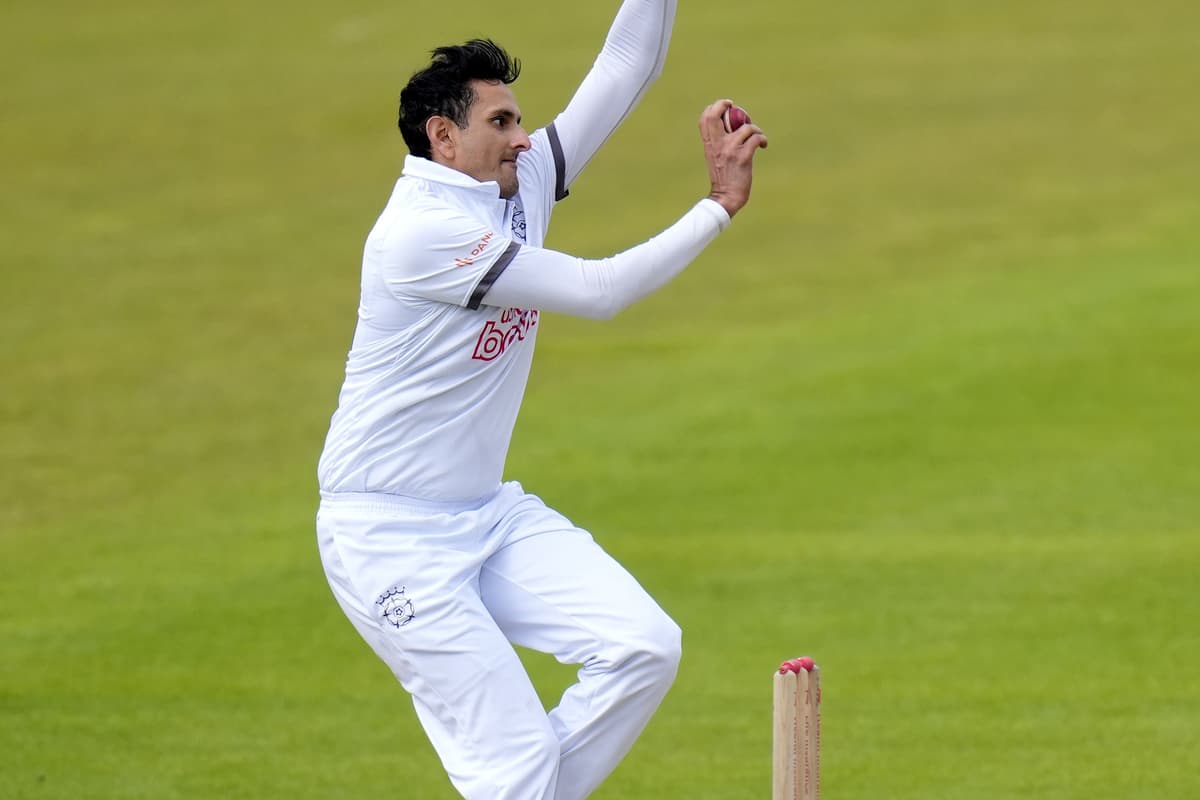 Abbas Sw Cs Mohammad Abbas claims five on Nottinghamshire debut against old club ...