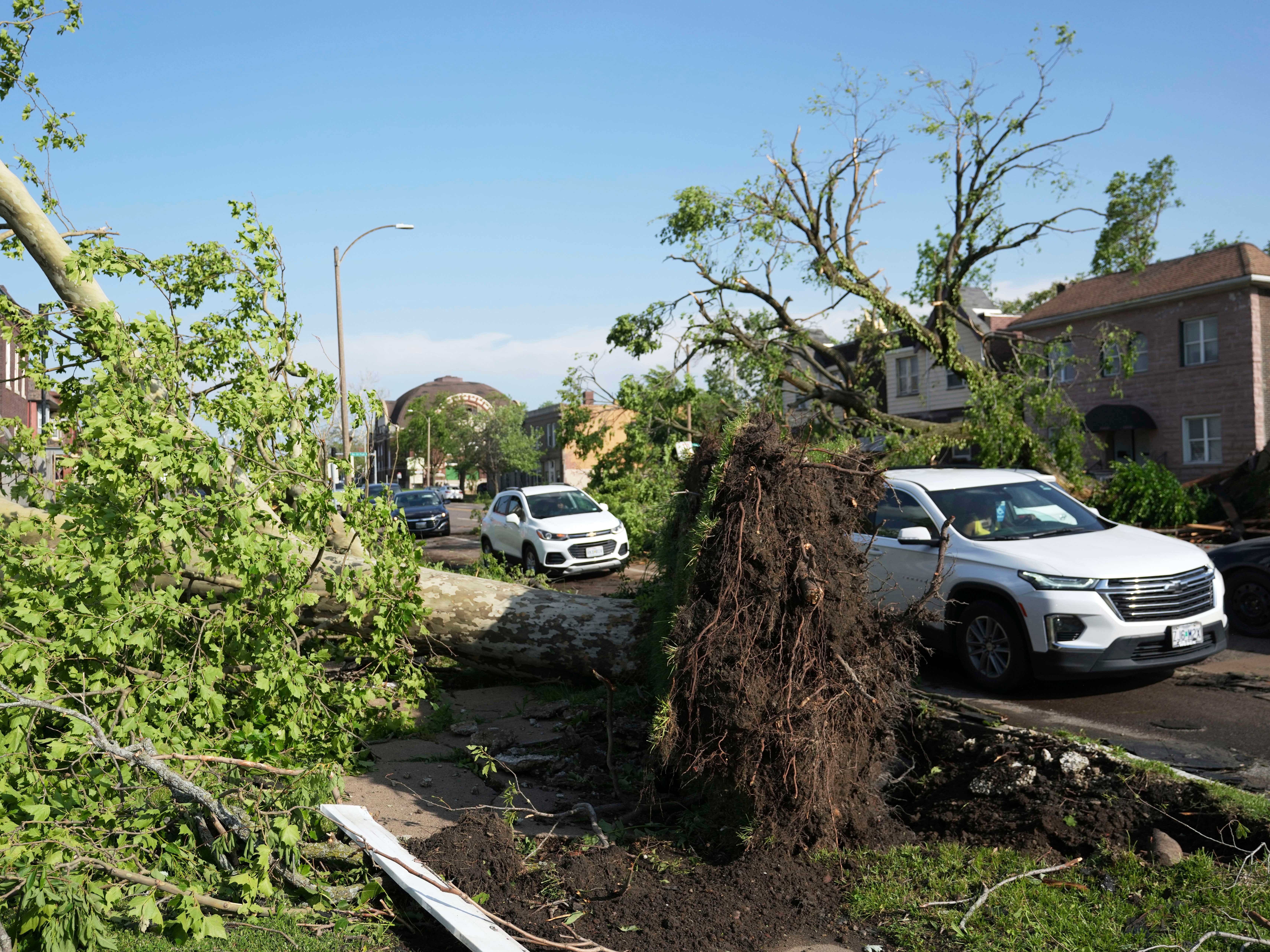 At least five dead after tornado and severe storms batter St Louis ...