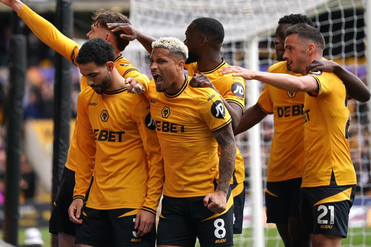 Wolves Taking Rouge Test Steve Bull: Wolves cannot be complacent for United test