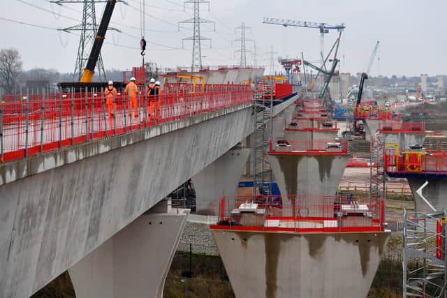 The structure features over 150 concrete struts