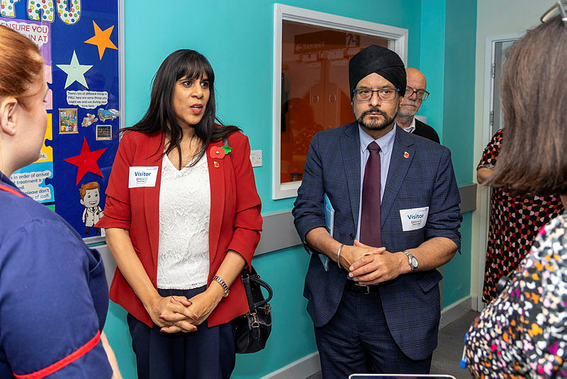 City MPs visit New Cross Hospital