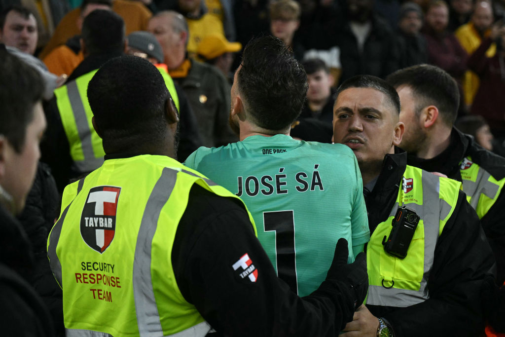 Gary O'Neil backing Wolves goalkeeper after error-prone display