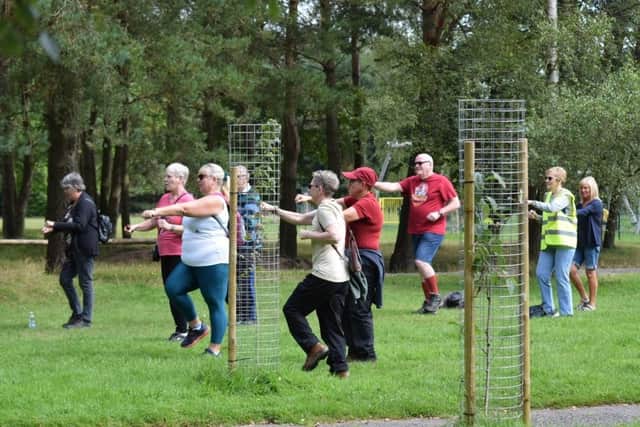 Pre walk warm up! Photo: Robert Pitcher