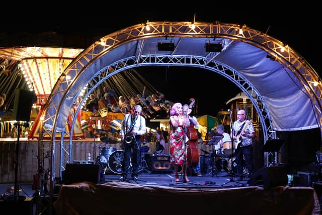 Live music at 1950s evening