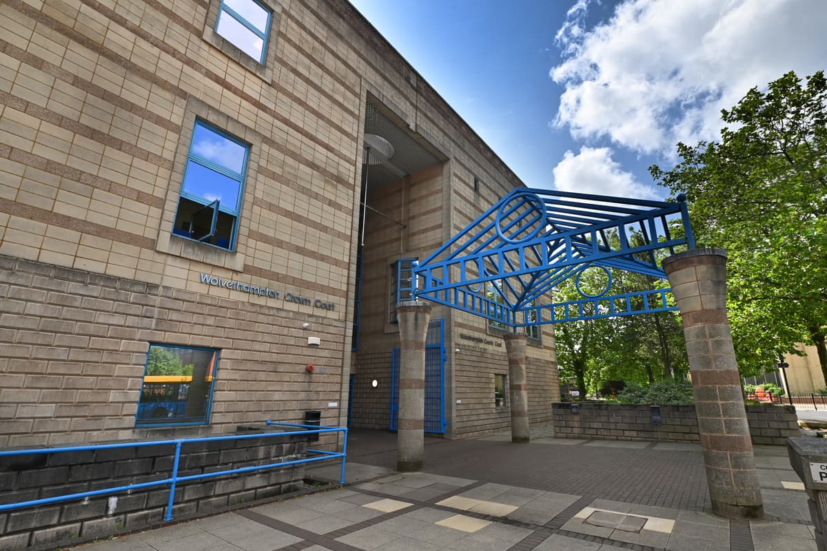 Jury berät im Prozess um Bordellverschwörung in Smethwick.