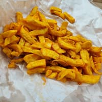 New fish and chip shop dishing up orange chips opens in Wolverhampton with £1 meal offer