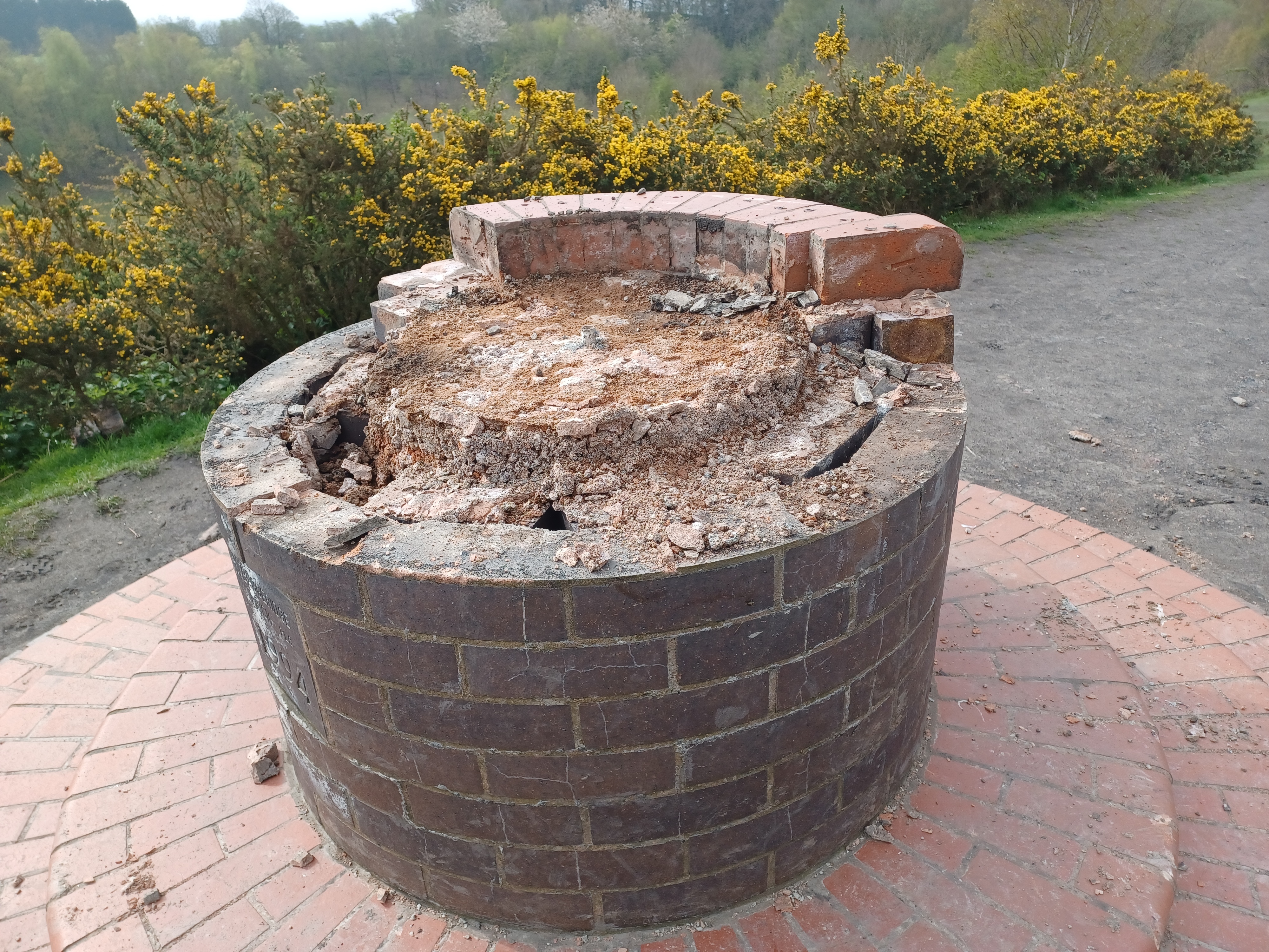 Country park's toposcope targeted by thieves who smash landmark pointer