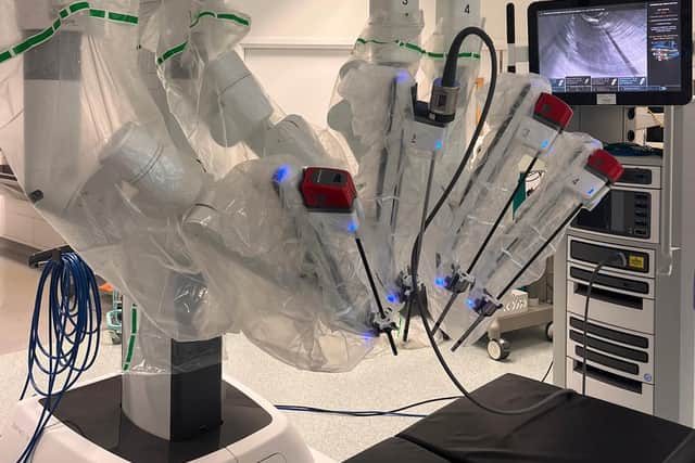 A surgeon and his theatre team at The Dudley Group NHS Foundation Trust has performed his first procedure using a surgical robot on a patient at Russells Hall Hospital.