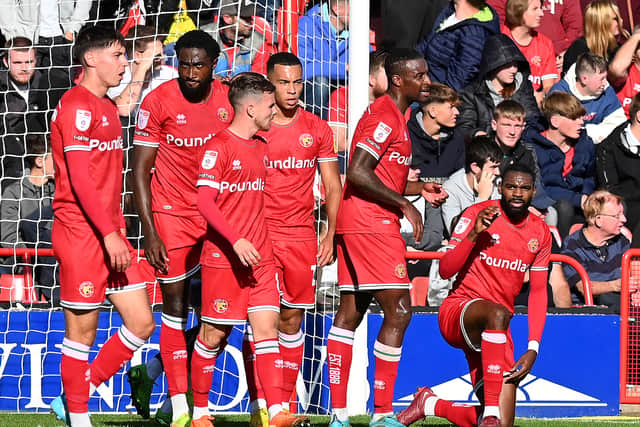 Dejected Saddlers after the equaliser