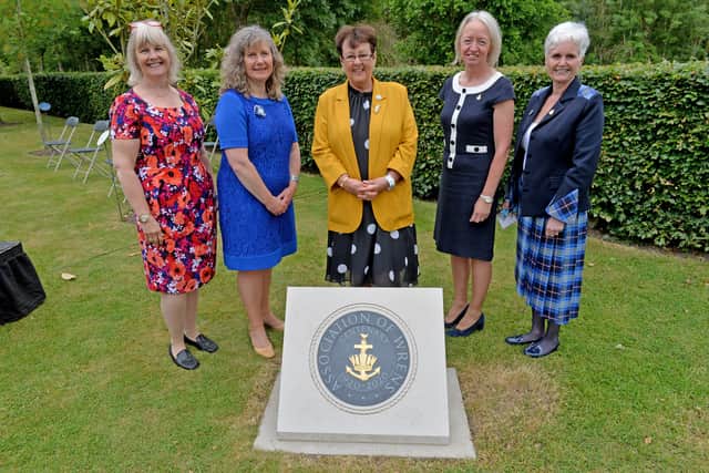 Amanda Dearen, Lisa Snowden, Linda Mitchell, Vicki Taylor and Larraine Cox