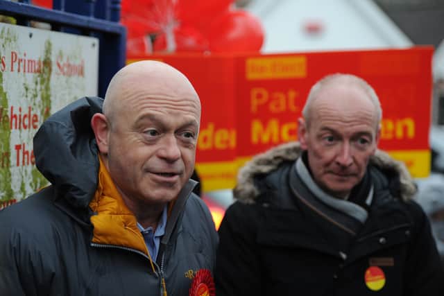 Ross Kemp and Pat McFadden spoke to teachers, parents and pupils on the school run