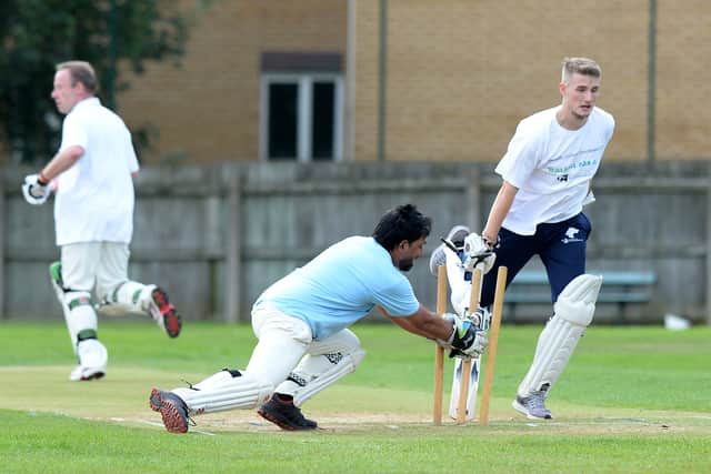 Imran Suddle tries to run out Louis Clifton