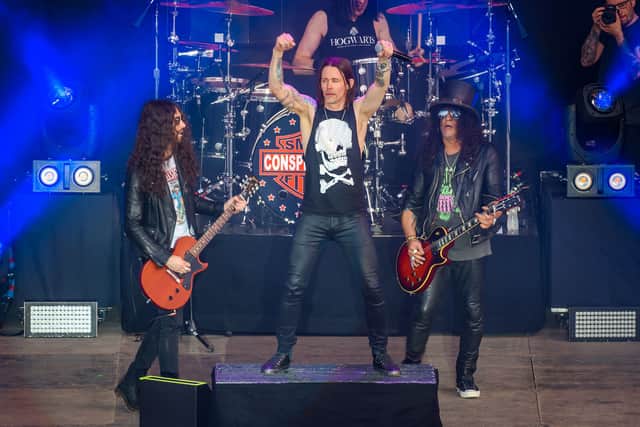 Slash featuring Myles Kennedy and The Conspirators