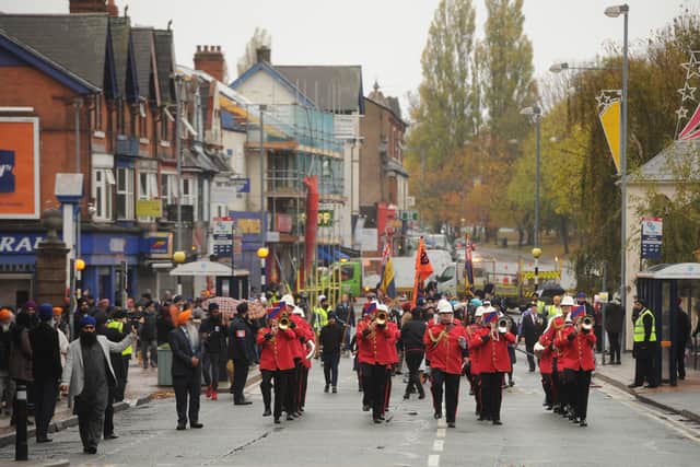The parade before the unveiling