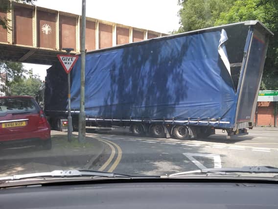 Wolverhampton Lorry Driver left red-faced after lorry gets stuck under a bridge in ...