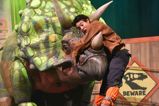 Dinosaur World Live