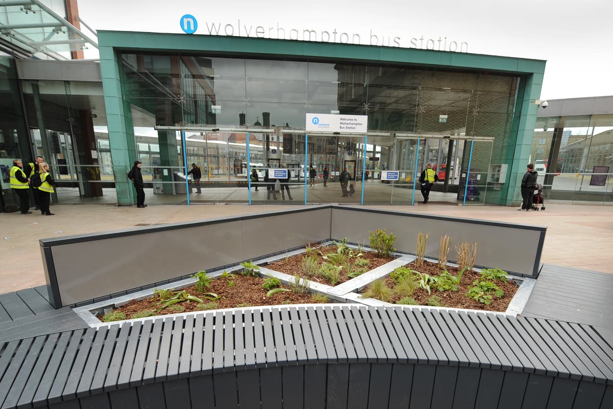 Wolverhampton Bench 'Pocket park' benches aim to brighten up Wolverhampton city centre
