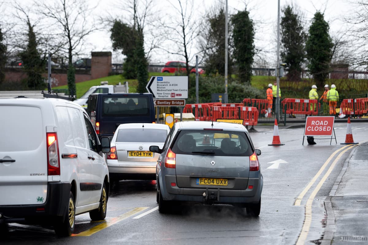 Traffic diversion for Wednesfield manhole cover repairs