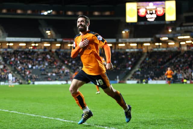 Price celebrates after scoring the winner at MK Dons in 2016 (© AMA / Sam Bagnall)