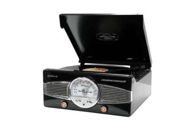 Groove-e Classic Vinyl Record Player with FM Radio