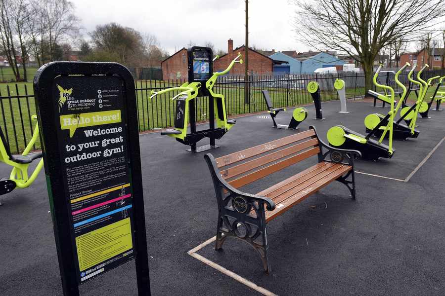 Wolverhampton Bench Gym and benches to remain in Wolverhampton park despite yob problems