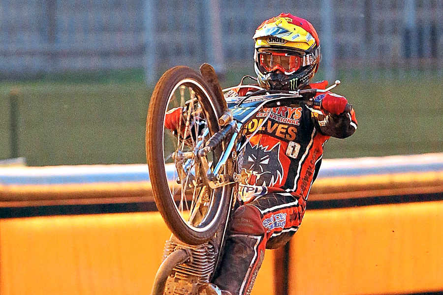 Wolves speedway hero announces retirement
