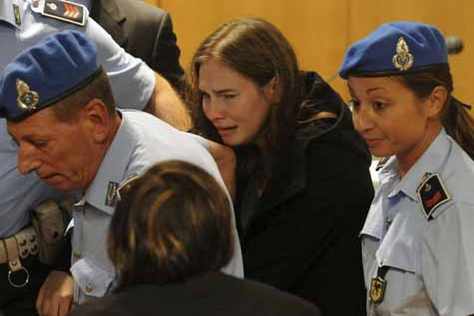 Amanda Knox in court in Italy