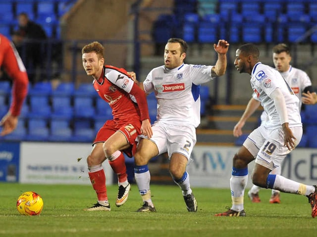 Jordan Cook of Walsall paases the ball - Photo mandatory by-line: Ste Jones/Pinnacle.