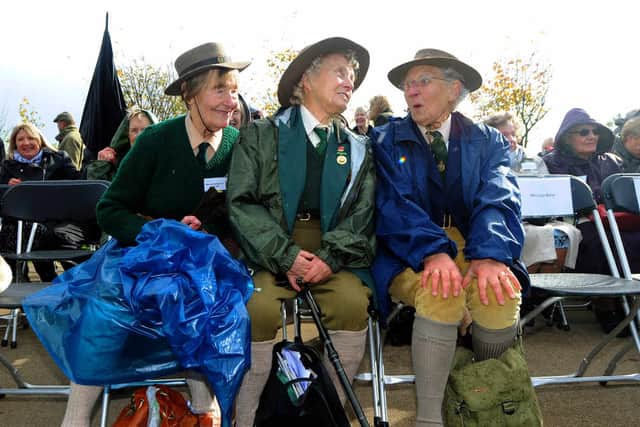 Land girls Iris Halfpenny, Iris Bridlington and Dorothy Taylor.