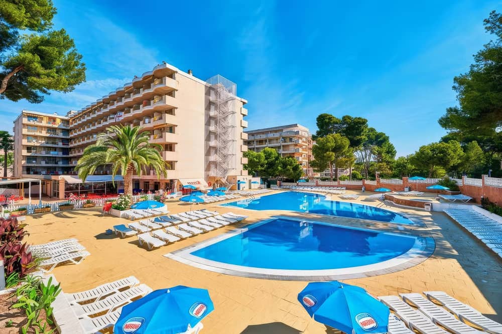 The Inter2 Salou is a sprawling sun trap, in the heart of Costa Dorada