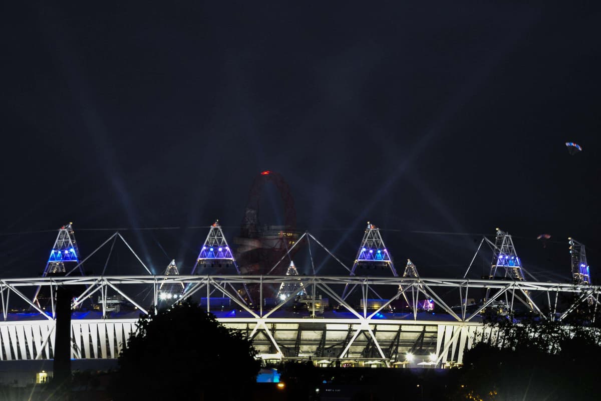 Queen Elizabeth II’s Olympics stunt double outfit featured in fashion ...