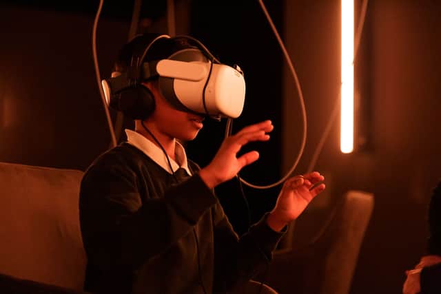 360-degree seated virtual reality experience