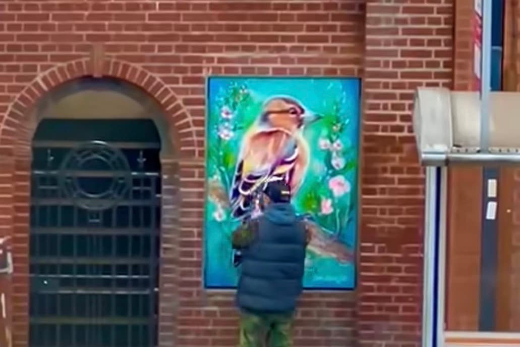 „Wir sind schockiert und entsetzt“ – | Dreister Dieb stiehlt Kunstwerk am ...