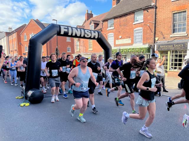 Runners setting off
