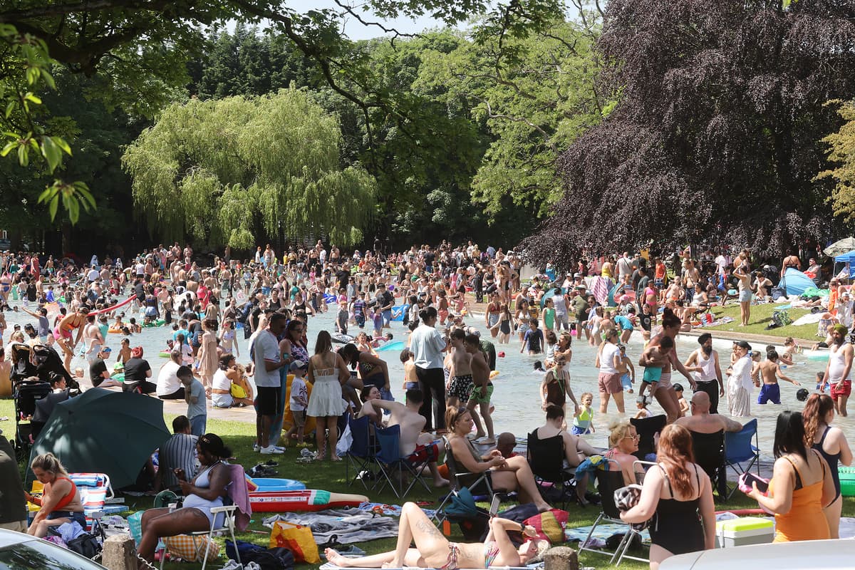 Wolverhampton Pool In pictures: Hundreds flock to Wolverhampton's free outdoor pool amid ...