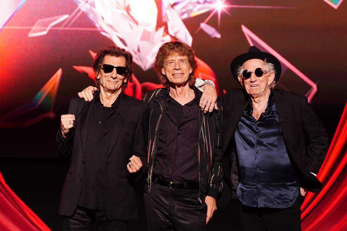 Die Rolling Stones kündigen ihre neue Single „Jealous Lover“ vor der ...