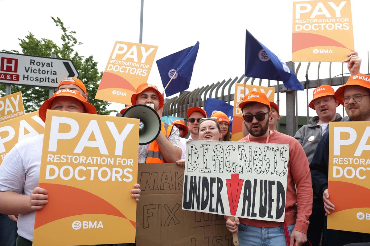Resident doctors vote to accept 6.6% pay uplift to end year of strike ...